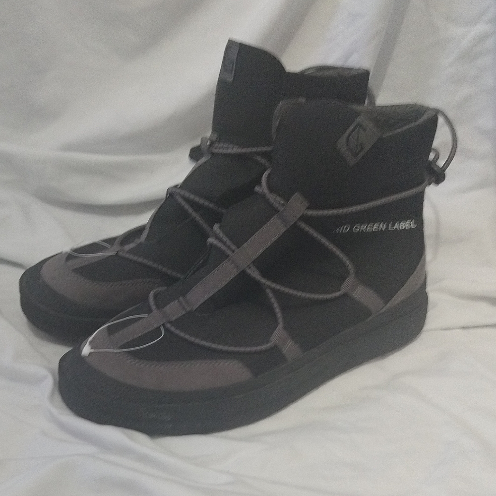 NWOT Hybrid Green Label Rain/Winter Boots. Sz 10